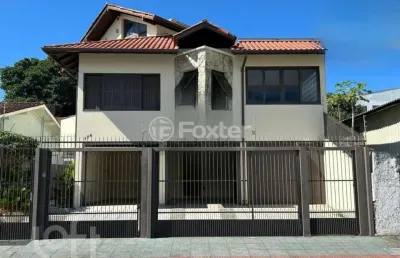 Casa com 3 quartos à venda na rua camilo silveira de souza, 170, capoeiras, florianópolis, 264 m2 por r$ 1.850.000