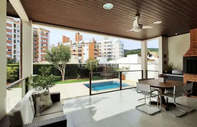 Casa com 4 quartos à venda na rua josé durieux, 77, córrego grande, florianópolis, 221 m2 por r$ 2.390.000