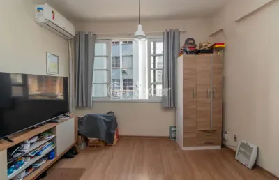 Kitnet / stúdio à venda na rua doutor flores, 106, centro histórico, porto alegre, 18 m2 por r$ 105.000