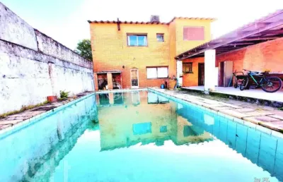 Casa com 3 quartos à venda na rua jacundá, 670, guarujá, porto alegre, 252 m2 por r$ 500.000