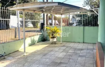 Casa com 3 quartos à venda na rua pedro waine, 222, santa maria goretti, porto alegre, 200 m2 por r$ 630.000