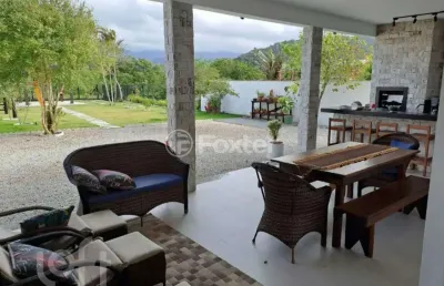 Casa com 2 quartos à venda na rua enedino joão martins, 61, passagem de maciambú (ens brito), palhoça, 277 m2 por r$ 1.400.000