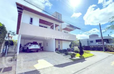 Casa em condomínio fechado com 5 quartos à venda na travessa da liberdade, 457, campeche, florianópolis, 312 m2 por r$ 4.450.000