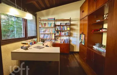 Casa com 4 quartos à venda na rua joão bastian, 94, três figueiras, porto alegre, 270 m2 por r$ 1.890.000