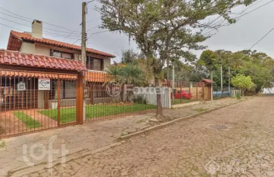 Casa com 3 quartos à venda na rua engenheiro tito marques fernandes, 85, ipanema, porto alegre, 300 m2 por r$ 1.590.000
