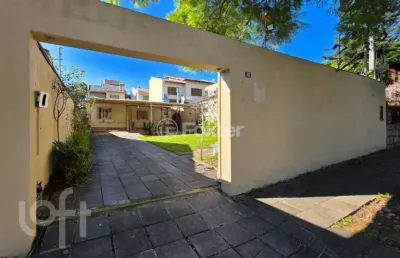 Casa com 3 quartos à venda na rua juruá, 687, jardim são pedro, porto alegre, 170 m2 por r$ 318.000