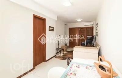 Casa com 2 quartos à venda na rua pau-brasil, 271, hípica, porto alegre, 64 m2 por r$ 300.000