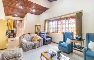 Casa com 4 quartos à venda na rua eurico lara, 737, medianeira, porto alegre, 250 m2 por r$ 1.210.000