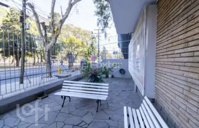 Apartamento com 2 quartos à venda na avenida praia de belas, 436, praia de belas, porto alegre, 68 m2 por r$ 320.000