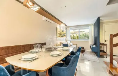 Casa em condomínio fechado com 3 quartos à venda na rua leopoldo becker, 50, parque das hortênsias, canela, 123 m2 por r$ 980.000