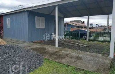 Casa com 2 quartos à venda na rua das papoulas, 2025, capão novo, capão da canoa, 240 m2 por r$ 96.000
