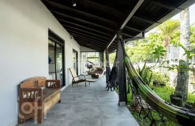 Casa com 3 quartos à venda na servidão caminho dos surfistas, 193, campeche, florianópolis, 190 m2 por r$ 6.700.000