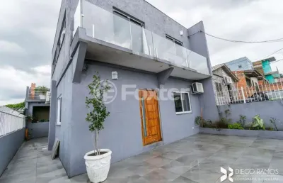 Casa com 3 quartos à venda na rua três mil setecentos e quarenta e oito, 871, lomba do pinheiro, porto alegre, 160 m2 por r$ 522.000