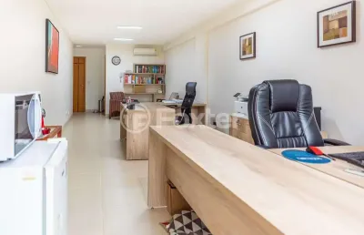 Sala comercial com 1 sala à venda na avenida cristóvão colombo, 2156, floresta, porto alegre, 38 m2 por r$ 125.000