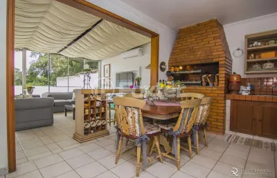 Casa com 2 quartos à venda na avenida coronel lucas de oliveira, 2609, petrópolis, porto alegre, 340 m2 por r$ 1.899.999