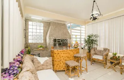 Casa com 3 quartos à venda na rua itaúna, 85, sarandi, porto alegre, 197 m2 por r$ 750.000