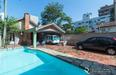 Casa com 3 quartos à venda na rua antenor lemos, 135, menino deus, porto alegre, 230 m2 por r$ 890.000