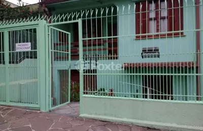 Casa com 4 quartos à venda na rua barão do amazonas, 1951, partenon, porto alegre, 180 m2 por r$ 690.000