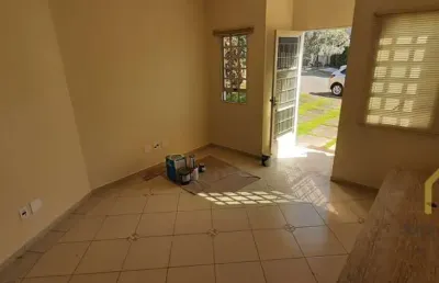 Casa em condomínio fechado com 3 quartos à venda na loteamento villaggio di itaici, 1011, villaggio di itaici, indaiatuba, 105 m2 por r$ 800.000
