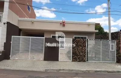Casa com 3 quartos à venda na rua madame curie, 94, pinheirinho, curitiba por r$ 649.900