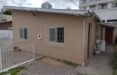 Casa a venda em barreiros de 03 dormitórios 02 banheiros com 03 vagas de garagem -barreiros-são josé