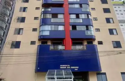 Apartamento mobiliado de 3 quartos sendo 1 suíte com banheira localizado em campinas - são josé - sc