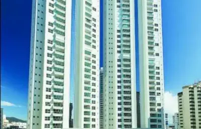 Apartamento em condomínio club sendo 04 dormitórios em balneário camburiú, sc
