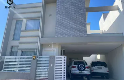 Belíssima casa mobiliada, com 3 suítes em balneário camboriú.