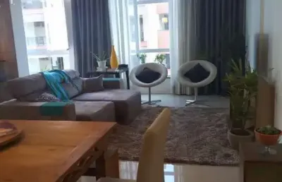 Apartamento 3 suítes com área de lazer completa a 260 m da praia, vista do mar