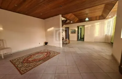 Casa a venda para fins comerciais ou residenciais no centro de araçoiaba da serra