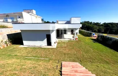 Casa térrea à venda no condomínio saint charbel em araçoiaba da serra