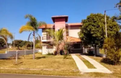 Casa no condomínio ninho verde i eco residence porangaba.