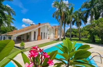 Casa 4 suítes e piscina à venda no condomínio vivendas do lago