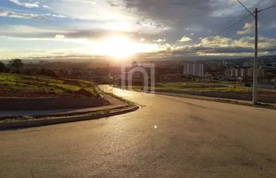 Terreno à venda no Jardim Vila São Domingos, Sorocaba 