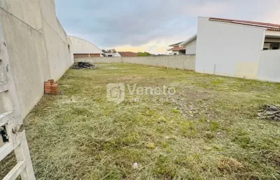 Terreno amplo e bem localizado, perfeito para quem busca tranquilidade e espaço para construir!