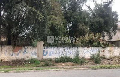 Amplo terreno em excelente localização, ideal para quem busca construir ou investir em uma das regiões mais tradicionais de curitiba!!