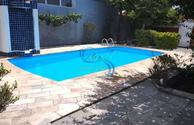 Casa à venda na Avenida Presidente Kennedy, 15375, Jardim Real, Praia Grande
