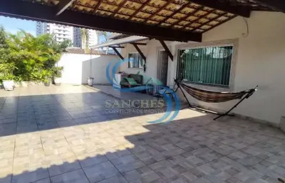 Casa com 3 quartos à venda na Avenida Presidente Kennedy, 15375, Vila Caiçara, Praia Grande