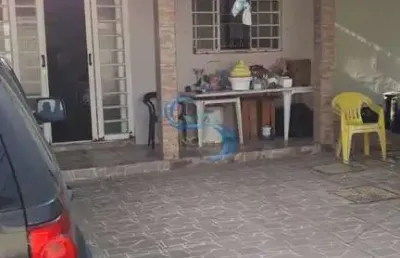 Casa com 3 quartos à venda na Avenida Presidente Kennedy, 15375, Balneário Maracanã, Praia Grande