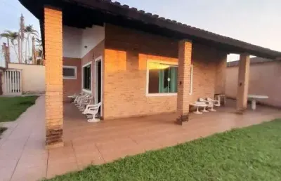 Casa com 3 quartos para alugar na Rua Doutor Luiz Moitinho Doria, Cibratel, Itanhaém