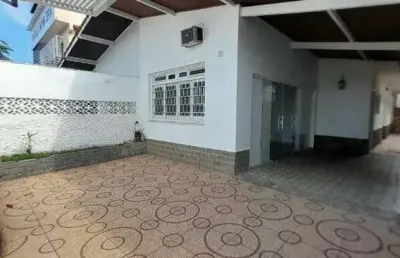 Sobrado para aluguel com 5 quartos no bairro centro