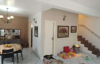 Sobrado para aluguel com 3 quartos no bairro centro