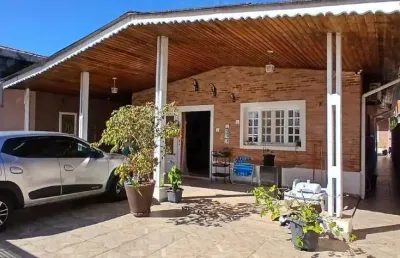 Casa a venda de 3 quartos com 190 metros no cibratel i