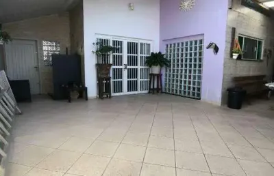 Casa à venda com 3 quartos no bairro gaivota (praia)