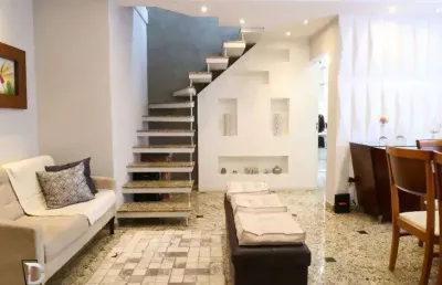 Excelente oportunidade de morar em uma cobertura de 128 m²  com 3 suítes, móveis planejados e elevador.