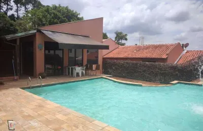 Não perca a oportunidade de morar com tranquilidade e segurança dentro de um condomínio fehado na granja viana, próximo ao shopping the square.