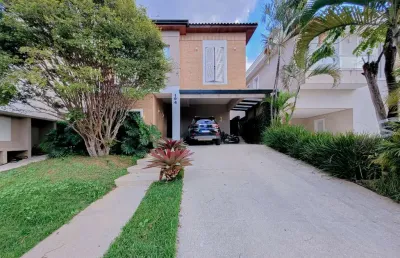 Casa em condomínio para venda com 4 quartos, sendo 4 suítes, 360m²