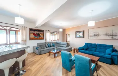 Casa tipo para venda em cidade domitila com 3 quartos, sendo 1 suíte, 473m²