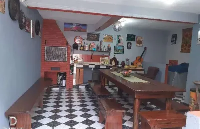Sobrado amplo para venda com 5 dormitórios, suíte, 2 vagas e edícula nos fundos. localizado a 600 metros do metrô santana, valor abaixo de mercado!