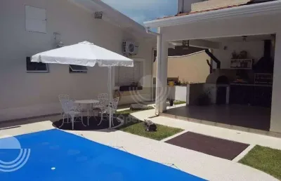 Casa de rua reformada e conservada à venda na vila nogueira, região da cpfl em campinas